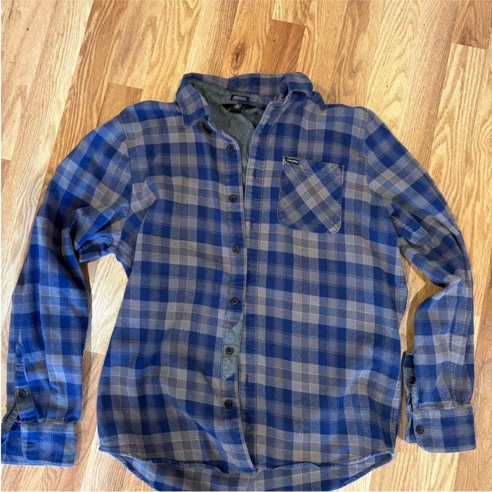 Volcom Navy and Gray Plaid flannel Casual Shirt